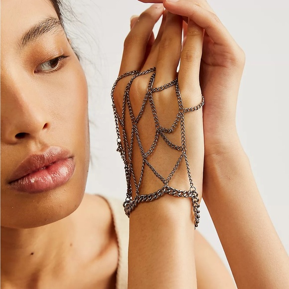 New Free People Braxton Hand Chain - Picture 1 of 4